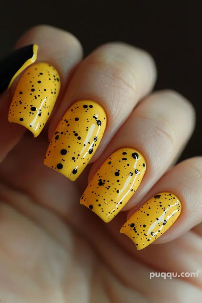 black-yellow-nails-43