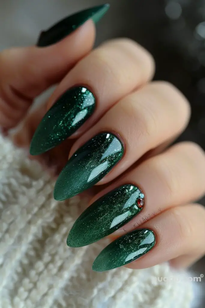 green-nails-10