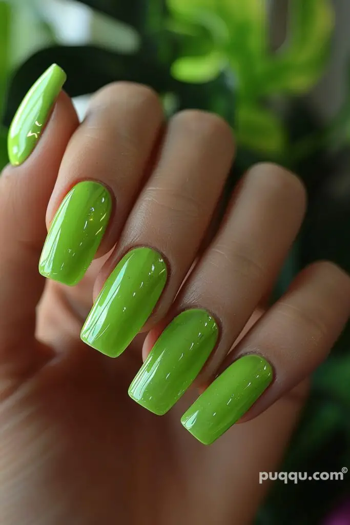 green-nails-42