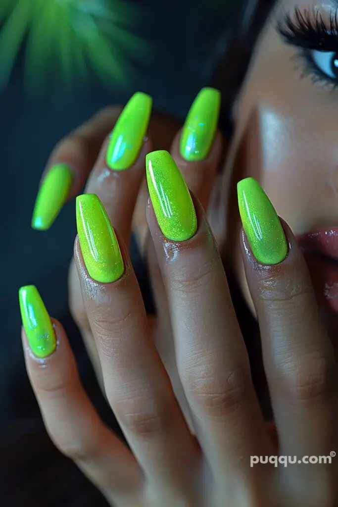 green-nails-67