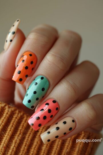 polka-dot-nail-designs-6