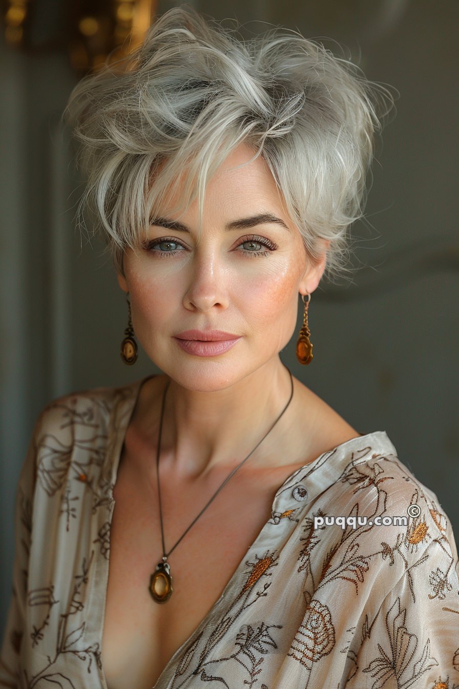 pixie-haircuts-gray-hair-36