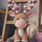 Amigurumi Candy Cane Reindeer – FREE Crochet Pattern