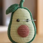 Amigurumi Avocado Keychain – FREE Crochet Pattern